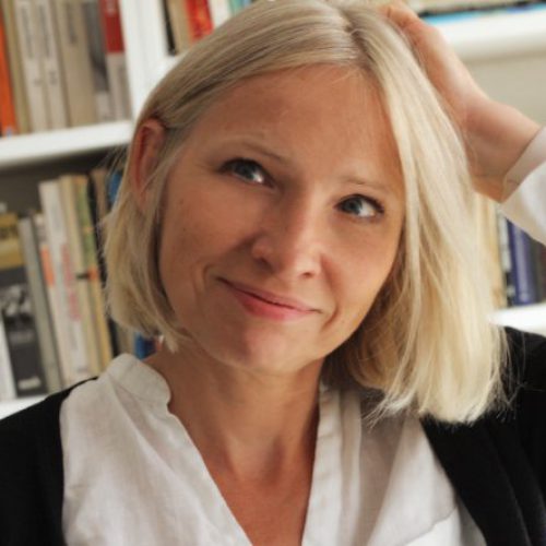 Nie tylko lektury – spotkanie z autorką Ewą Martynkien z cyklu Poza Kanonem